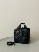MEDIUM TOUJOURS BUCKET BAG 22 IN BLACK CANNAGE CALFSKIN - Image 6