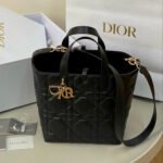 MEDIUM TOUJOURS BUCKET BAG 22 IN BLACK CANNAGE CALFSKIN - Image 10