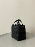 MEDIUM TOUJOURS BUCKET BAG 22 IN BLACK CANNAGE CALFSKIN - Image 18