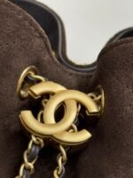 CHANEL 25S HOBO BAG 30 CM IN DARK BROWN SUEDE WITH GOLD HARDWARE - Image 15