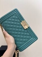 BOY BAG MEDIUM 25 EVERGREEN CAVIAR GOLD HARDWARE - Image 11