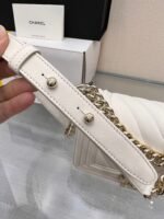 BOY BAG SMALL 20 WHITE CHEVRON CAVIAR GOLD HARDWARE - Image 8