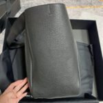 LE 5 À 7 BEA IN GRAINED LEATHER BLACK - Image 4