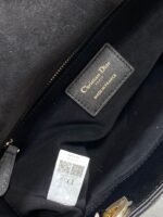 MEDIUM LADY BAG 24 IN BLACK CALFSKIN GOLD HARDWARE - Image 16