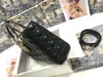 LARGE 32 LADY BAG IN BLACK LAMBSKIN WITH GOLD HARDWARE - Image 13