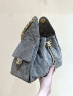 CC 25 HANDBAG IN GREY 30 SUEDE GOLD HARDWARE - Image 9