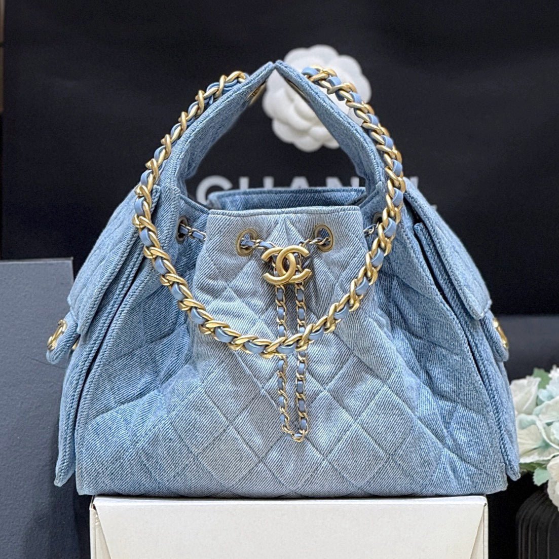Image_20250421135051_f300ea7f-334e-49f2-a6bc-15b59e21a7c9 CC 25 HANDBAG IN BLUE 30 DENIM GOLD HARDWARE - Image 1