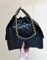 CC 25 HANDBAG IN BLACK 40 GRAINED CALFSKIN GOLD HARDWARE - Image 8
