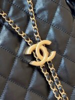 CC 25 HANDBAG IN BLACK 40 GRAINED CALFSKIN GOLD HARDWARE - Image 11