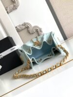 CC 25 MINI HANDBAG 22CM IN BABY BLUE GRAINED CALFSKIN GOLD HARDWARE - Image 5