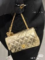 CC CLASSIC FLAP BAG 13 IN GOLD LAMBSKIN WITH PEARL HEART CHARM - Image 16