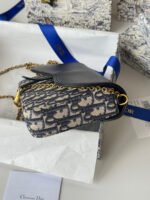 DIOR 25S MEDIUM SADDLE POUCH WITH CHAIN 21 IN BLUE BLACK DIOR OBLIQUE JACQUARD CANVAS AND CALFSKIN - Image 6