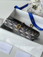 DIOR 25S MEDIUM SADDLE POUCH WITH CHAIN 21 IN BLUE BLACK DIOR OBLIQUE JACQUARD CANVAS AND CALFSKIN - Image 8
