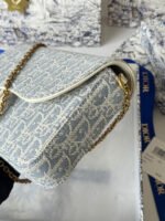 DIOR 25S MEDIUM SADDLE POUCH WITH CHAIN 21 IN LIGHT BLUE DIOR OBLIQUE JACQUARD CANVAS - Image 8