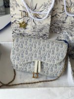 DIOR 25S MEDIUM SADDLE POUCH WITH CHAIN 21 IN LIGHT BLUE DIOR OBLIQUE JACQUARD CANVAS - Image 3