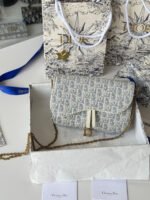 DIOR 25S MEDIUM SADDLE POUCH WITH CHAIN 21 IN LIGHT BLUE DIOR OBLIQUE JACQUARD CANVAS - Image 12