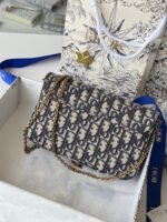 DIOR 25S MEDIUM SADDLE POUCH WITH CHAIN 21 IN BLUE DIOR OBLIQUE JACQUARD CANVAS - Image 2