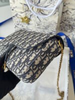 DIOR 25S MEDIUM SADDLE POUCH WITH CHAIN 21 IN BLUE DIOR OBLIQUE JACQUARD CANVAS - Image 6