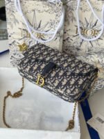 DIOR 25S MEDIUM SADDLE POUCH WITH CHAIN 21 IN BLUE DIOR OBLIQUE JACQUARD CANVAS - Image 9