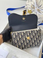DIOR 25S MEDIUM SADDLE POUCH WITH CHAIN 21 IN BLUE DIOR OBLIQUE JACQUARD CANVAS - Image 7