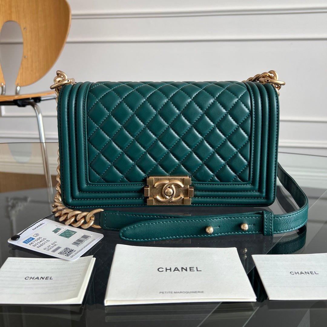 imgHD_89105d0f_20250712_cmp_i1752300116816_4539_0_0_jpg CHANEL 25S BOY BAG 25 IN DARK GREEN LAMBSKIN - Image 1