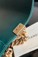 CHANEL 25S BOY BAG 25 IN DARK GREEN LAMBSKIN - Image 9