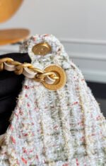 CHANEL 25S HOBO BAG 30 IN MULTICOLOR TWEED WITH GOLD HARDWARE - Image 8