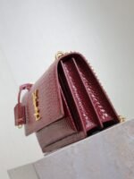 YSL 25S SUNSET MEDIUM 22 IN CRIMSON RED CROCODILE-EMBOSSED CALFSKIN GOLD HARDWRE - Image 25