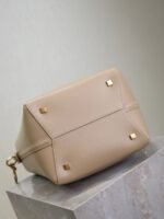 YSL 25S LE 5 À 7 BUCKET 26 IN NUDE CALFSKIN GOLD HARDWARE - Image 2