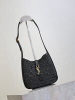 YSL 25S LE 5 À 7 SUPPLE SMALL 16 IN BLACK RAFFIA AND LEATHER GOLD HARDWARE - Image 5
