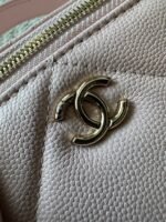 CHANEL 25S VANITY BAG 17 IN LIGHT PINK CAVIAR LEATHER WITH GOLD HARDWARE - Image 4