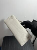 KELLY CUT 31 IN WHITE SHINNY ALLIGATOR LEATHER WITH GOLD HARDWARE - Image 28