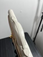 KELLY CUT 31 IN WHITE SHINNY ALLIGATOR LEATHER WITH GOLD HARDWARE - Image 26