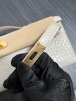 KELLY CUT 31 IN WHITE SHINNY ALLIGATOR LEATHER WITH GOLD HARDWARE - Image 22