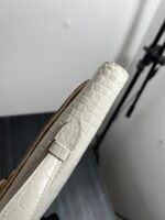 KELLY CUT 31 IN WHITE SHINNY ALLIGATOR LEATHER WITH GOLD HARDWARE - Image 20