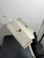 KELLY CUT 31 IN WHITE SHINNY ALLIGATOR LEATHER WITH GOLD HARDWARE - Image 4