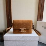 CELINE 25S TEEN TRIOMPHE BAG 18MM IN CARAMEL BROWN SUEDE GOLD HARDWARE - Image 9