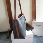 CELINE 25S SOFT SHOPPER BAG 32 IN BLACK TRIOMPHE CANVAS AND BROWN CALFSKIN - Image 7