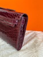 KELLY CUT 31 IN SANGRIA PURPLE SHINNY ALLIGATOR LEATHER WITH SILVER HARDWARE - Image 5