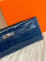 KELLY CUT 31 IN NAVY BLUE SHINNY ALLIGATOR LEATHER WITH SILVER HARDWARE - Image 4