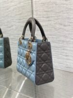 MEDIUM LADY BAG 20 IN BABY BLUE QUILTED MACROCANNAGE CALFSKIN GREY STRAP - Image 3