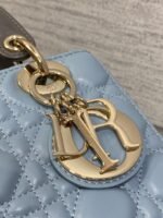 MEDIUM LADY BAG 20 IN BABY BLUE QUILTED MACROCANNAGE CALFSKIN GREY STRAP - Image 6