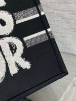 MEDIUM BOOK TOTE 36 IN BLACK MIX WHITE CANVAS 226507 - Image 18
