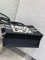 MEDIUM BOOK TOTE 36 IN BLACK MIX WHITE CANVAS 226507 - Image 15