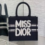 BOOK TOTE 26 IN BLACK MIX WHITE CANVAS 226506 - Image 10