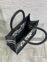 BOOK TOTE 26 IN BLACK MIX WHITE CANVAS 226506 - Image 17