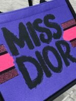 BOOK TOTE 36 IN CERISE RED MIX MINSK PURPLE CANVAS 226510 - Image 12