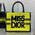 MEDIUM BOOK TOTE 36 IN COLORFUL CANVAS 226513