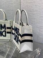 MEDIUM BOOK TOTE 36 IN WHITE MIX BLACK CANVAS 226504 - Image 7