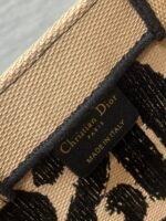 BOOK TOTE 26 BEIGE AND BLACK MISS GRAFFITI EMBROIDERY - Image 9